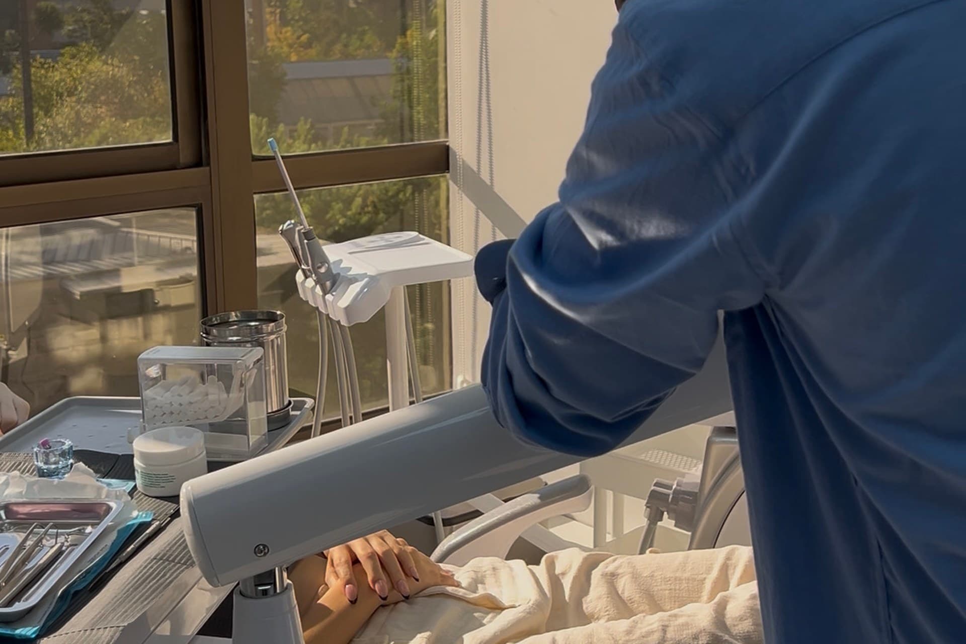 Sesión BTS en clínica dental Dr. Gary Barrera, Santiago